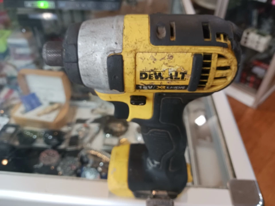 DEWALT DCF885-XE 18V 1/4'' XR LI-ION CORDLESS IMPACT DRIVER - SKIN ONLY - Image 2 of 4