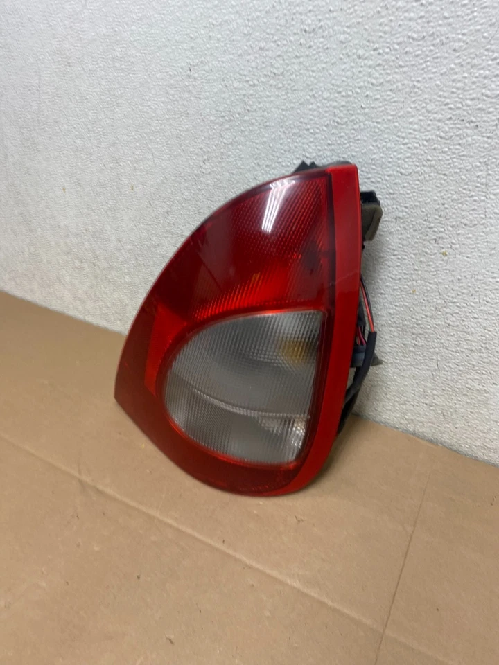 Luz trasera lateral izquierda Daewoo Nubira Station Wagon 2000 a 2002 OEM M2474 DG Foto 2 de 4