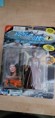 Majel Barrett signierte Star Trek The Next Generation Lwaxana Troi Figur Playmates