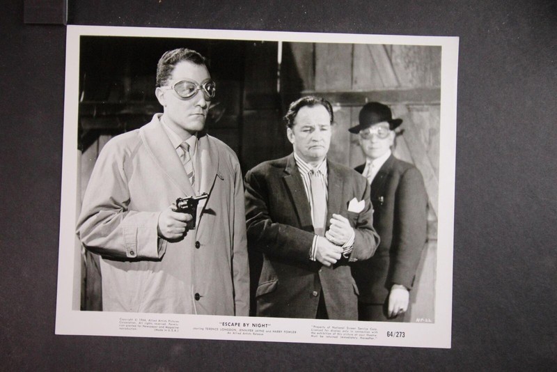 SUPER RARE!! 8X10 1963 ORIG "ESCAPE BY NIGHT" Terence Longdon Jennifer Jayne