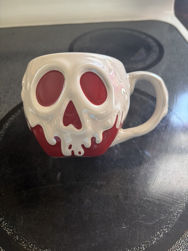 Disney Store Snow White Poison Apple Sculpted Ceramic Mug Clean and Pristine 