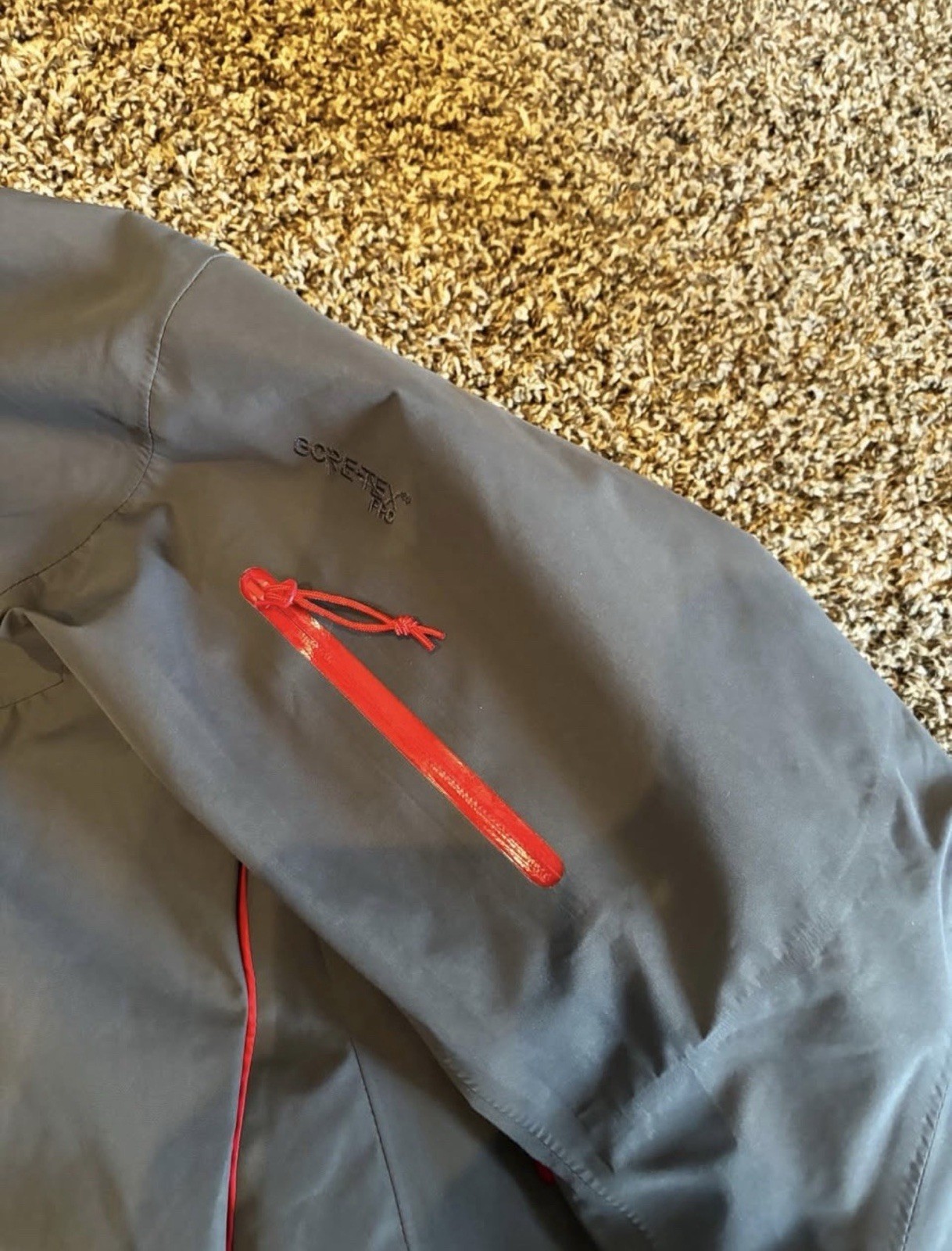 Arc'teryx Men's GORE-TEX Hooded Jacket Gray with Red Zippers Size L thumbnail 4