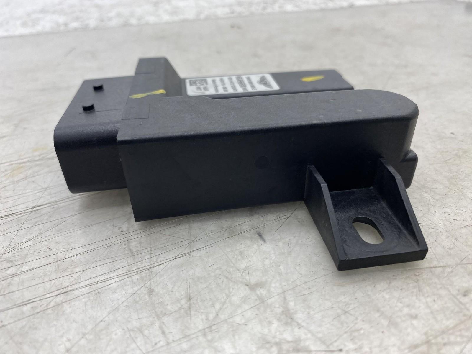 2013-2018 BENTLEY FLYING SPUR OEM (A)4.0L V8 FUEL PUMP CONTROL MODULE 3W3906093E