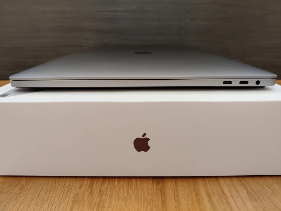 Apple MacBook Pro 16" 2019 · i9 · 16GB · 1TB, photo 3 sur 5