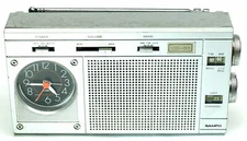 RARE SAMPO UR-66 COMPACT TRAVEL AM FM CLOCK RADIO w/ SPEAKER - WORKS GREAT