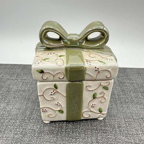 Yankee Candle Christmas Present Gift Box Tealight Holder Candle Holiday Decor - Picture 4 of 9