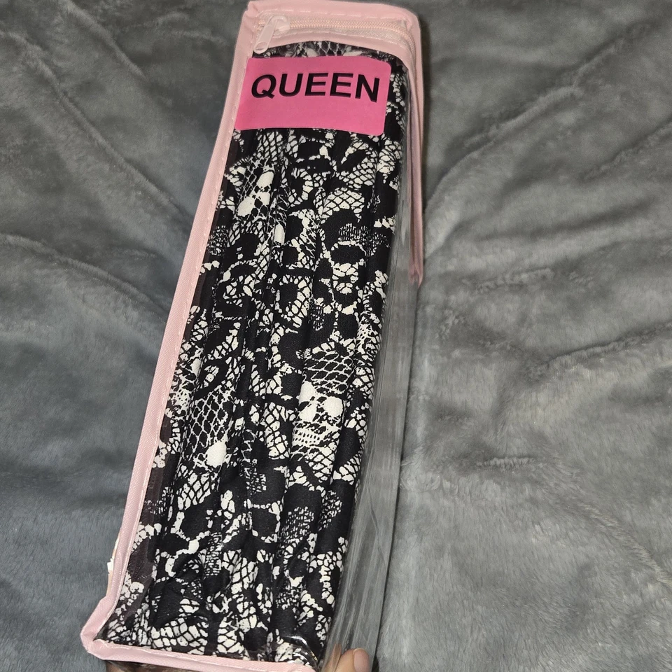 BETSEY JOHNSON Queen Blanco Negro Precioso Encaje Calaveras Juego de Sábanas 6 piezas Nuevo Con Etiquetas Foto 4 de 4