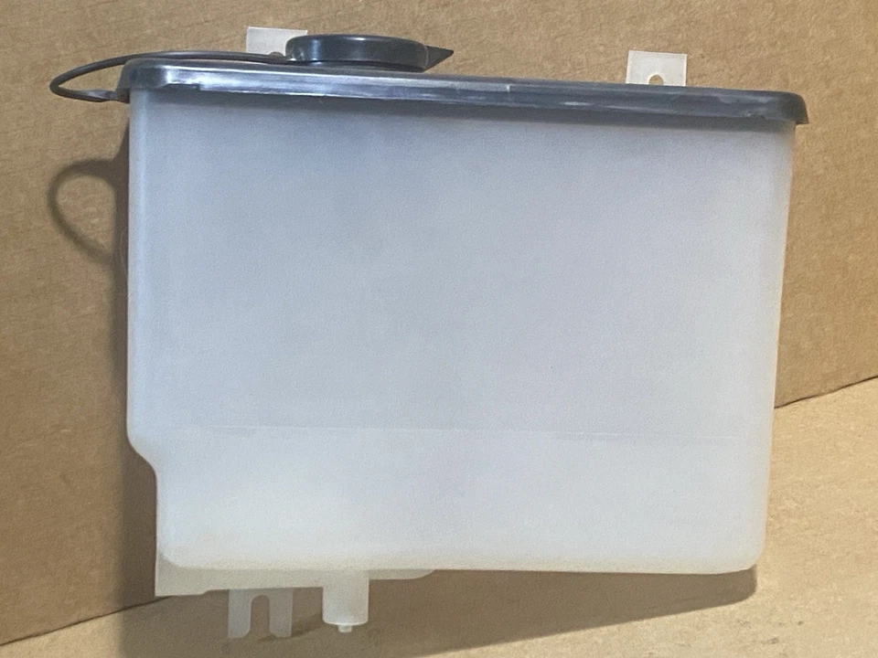 Depósito de lavadora de parabrisas Ford D2LY-17618-B -- 1972 - 1976 Lincoln Mark IV NOS Foto 3 de 4