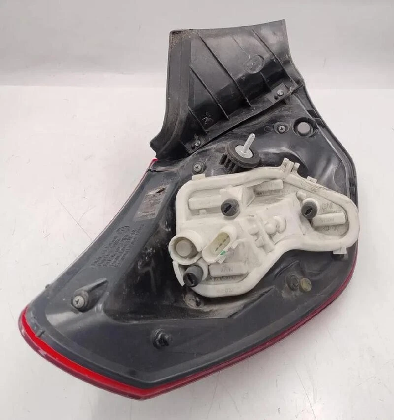 13319948 FANALE POSTERIORE PARTE ESTERNO DESTRO per OPEL ASTRA (P10) 2.0 E245027 - Immagine 2 di 4