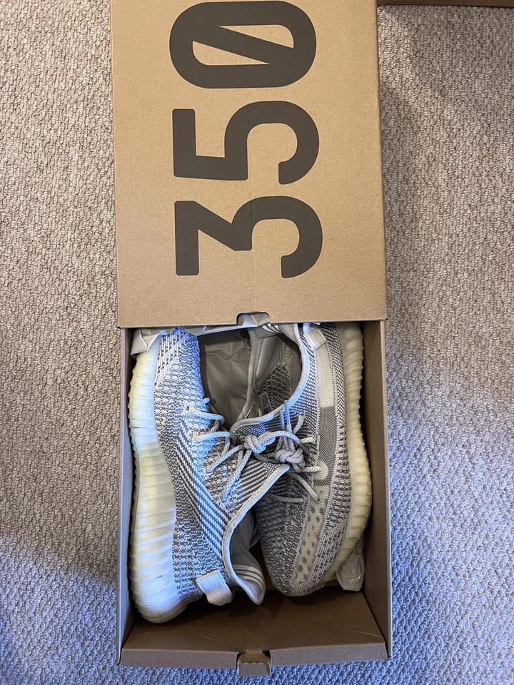 Size 9.5 - adidas Yeezy Boost 350 V2 Static, photo 2 of 5