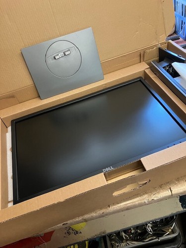 Dell P2217c Flat Panel Full HD Monitor 21.5" With Stand and Box - RRP £159 - Afbeelding 8 van 15