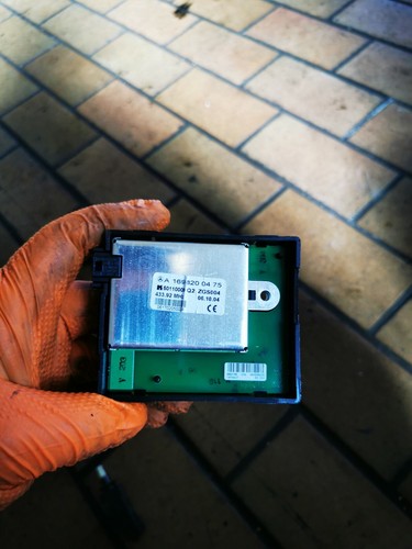 Original Mercedes-Benz A-Klasse W169 Steuergerät Antennenverstärker A1698200475