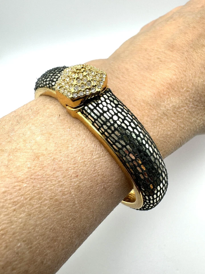 "Puño grueso VINCE CAMUTO negro plata dorado metálico piel de serpiente pedrería 6""" Foto 3 de 4