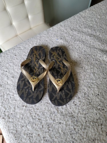 michael kors flip flop