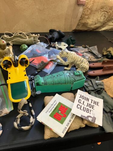 Lotto vestiti e accessori GI Joe 1964 vintage - Foto 14 di 24