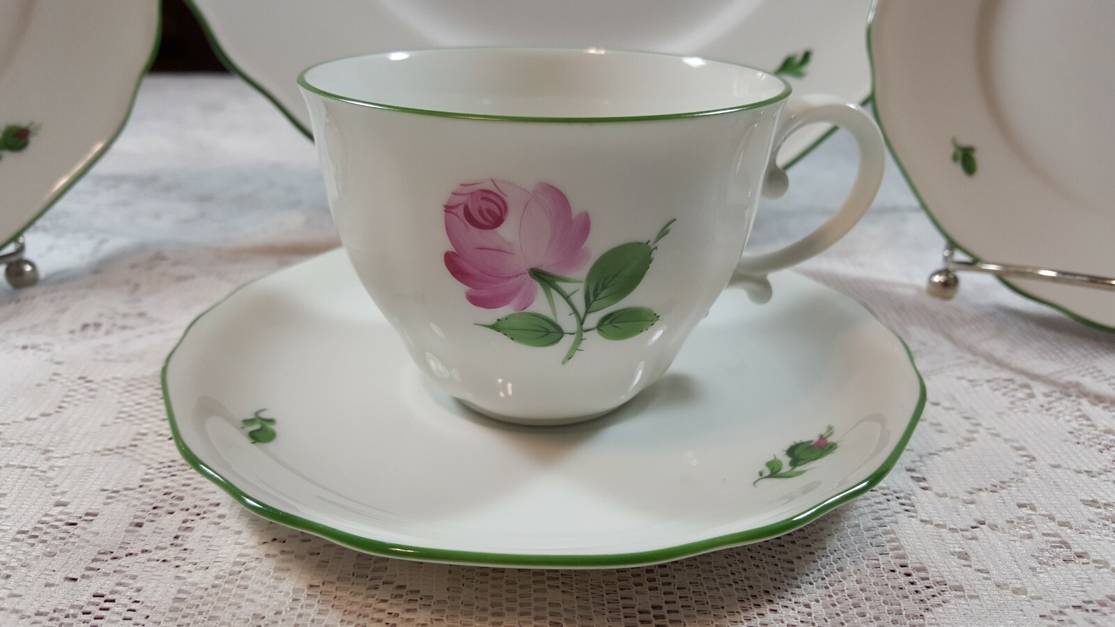 Image 5 - WIEN-AUGARTEN-AUSTRIA-VIENNESE-ROSE-5089-PORCELAIN-DINNERWARE-5-pc-Setting