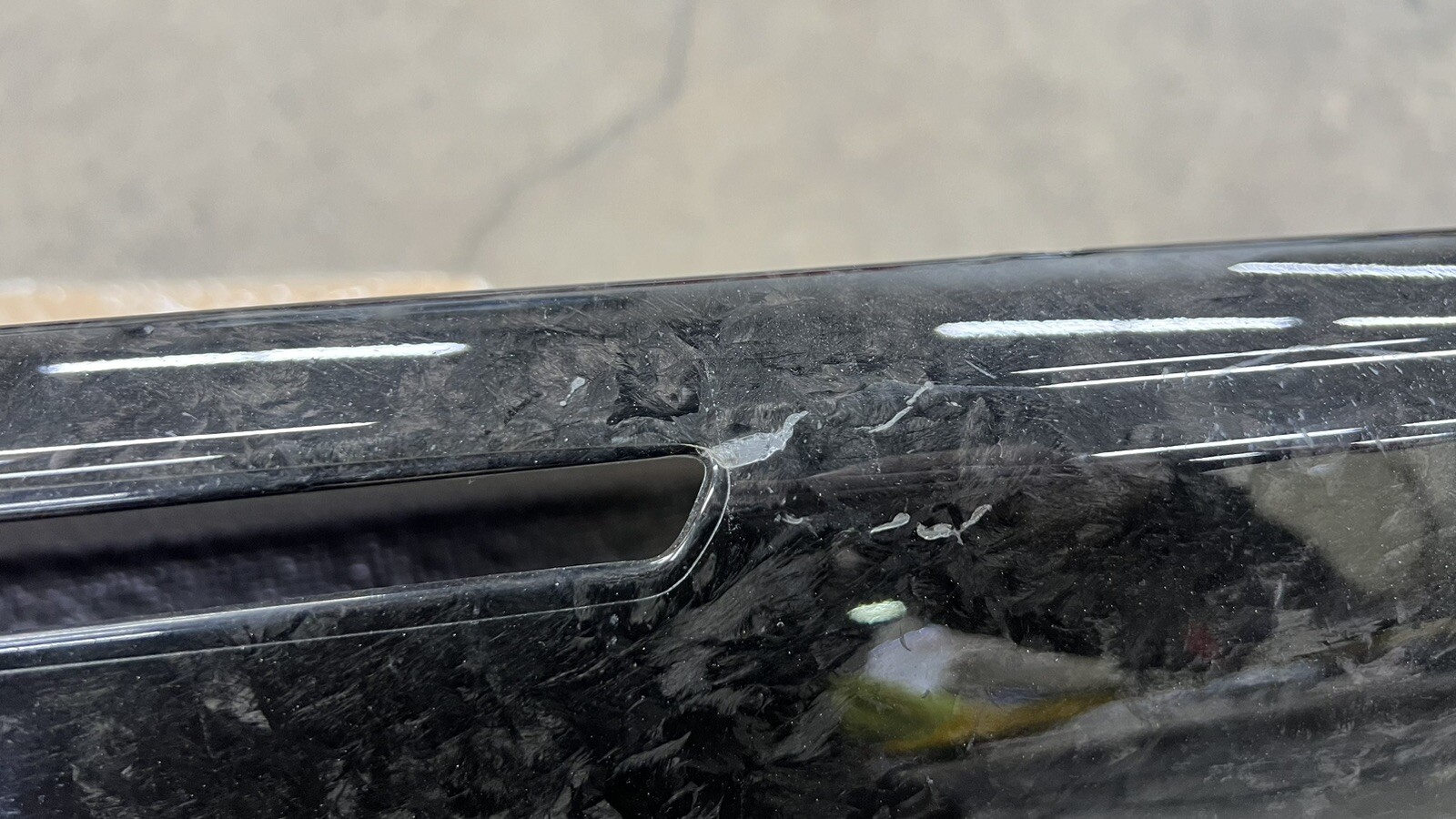LAMBORGHINI HURACAN 1016 FORGED CARBON REAR UPPER PANNEL SPOILER (damaged)