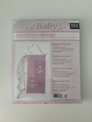 Rico Design Baby gezählt Kreuzstich, Wandbehang Set mit Deko Aufhänger