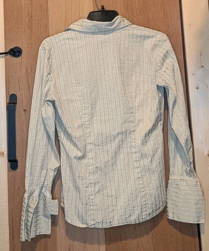 Camisa para mujer NY & Company elástica tostada azul marino a rayas con botones talla S Foto 2 de 4