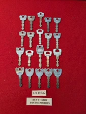 LOT OF 20 "MASTER" PADLOCK KEYS, MILWAUKEE WIS. OLD VINTAGE ANTIQUE LOT #532