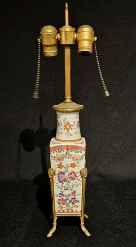 An Antique 19thC Omalu Mounted Chinese Famille Rose Table Lamp, Hand Painted - Picture 10 of 11