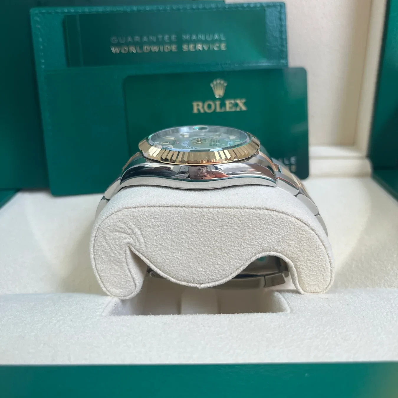 Rolex Sky Dweller 42mm Two-Tone White Dial 326933, 2022 Warranty直到2027 image 2