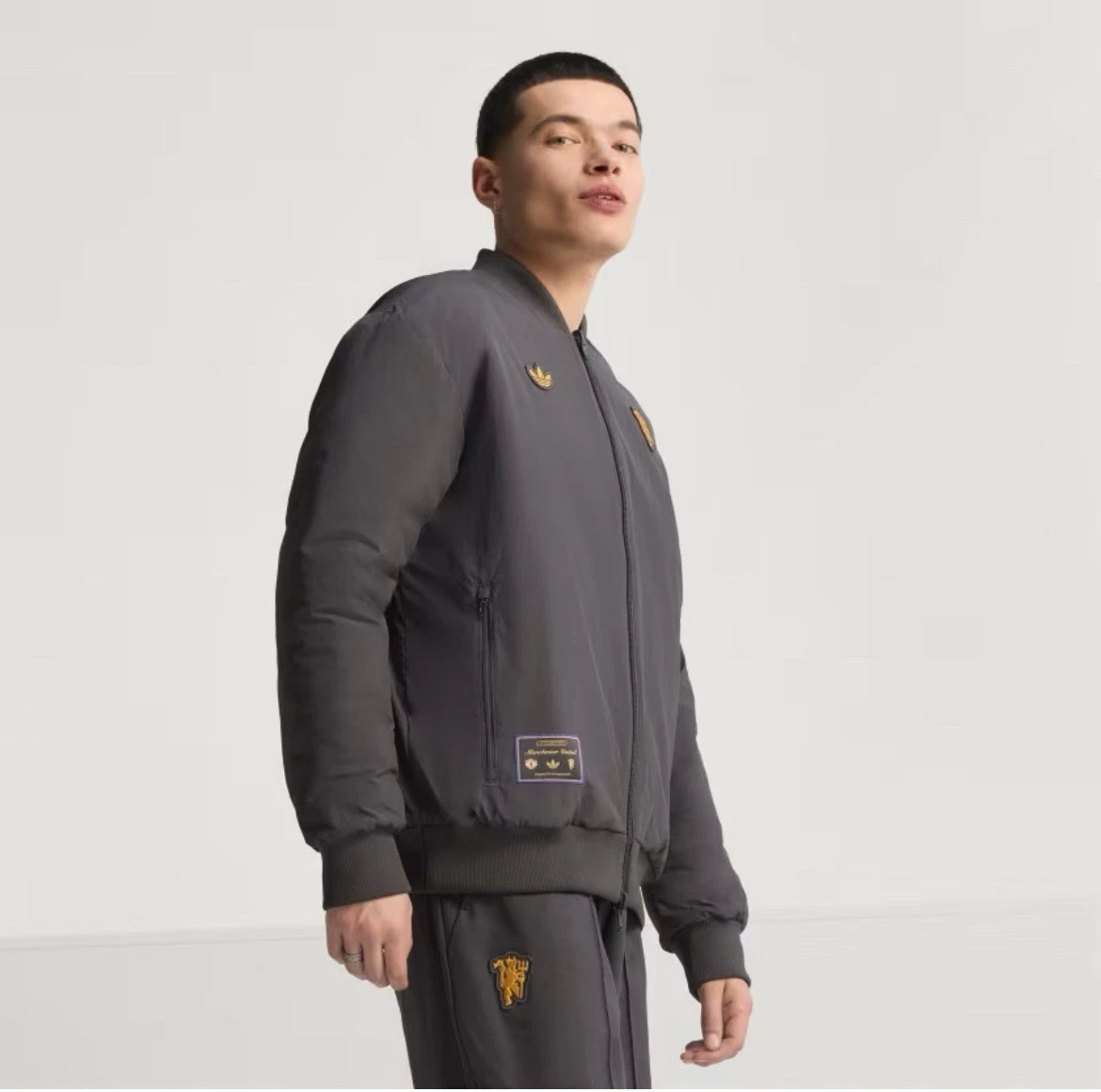 Куртки для фанатов международного клуба Adidas Manchester United
