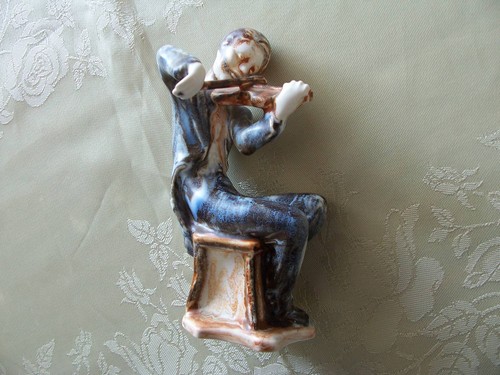 FIGURINE Statue Violinist WEDGWOOD Reduced Price Must Sell. NOW $199.00 - Picture 2 of 6