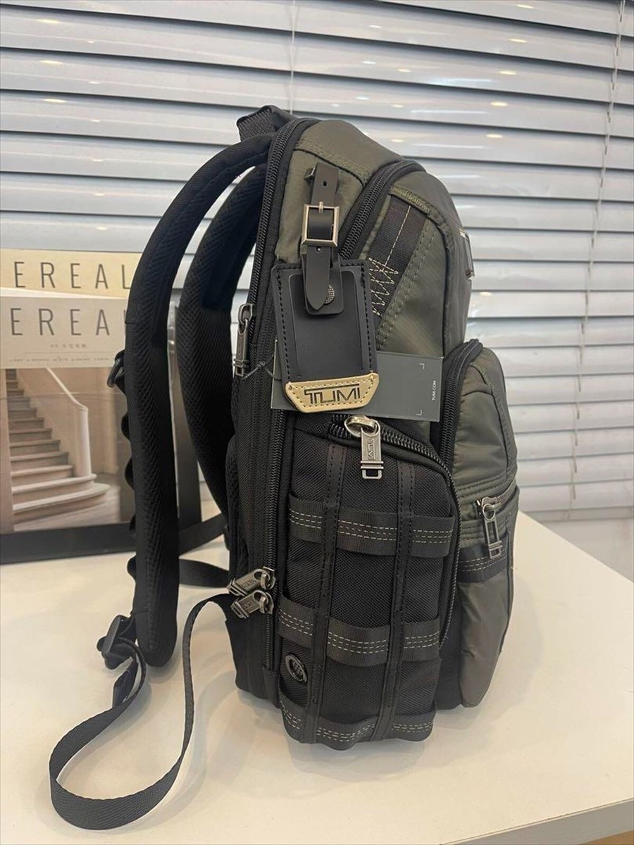 現行 未使用級✨TUMI ナビゲーション カーキ バッグパック 232793SN 現行 未使用級✨TUMI ナビゲーション カーキ バッグパック