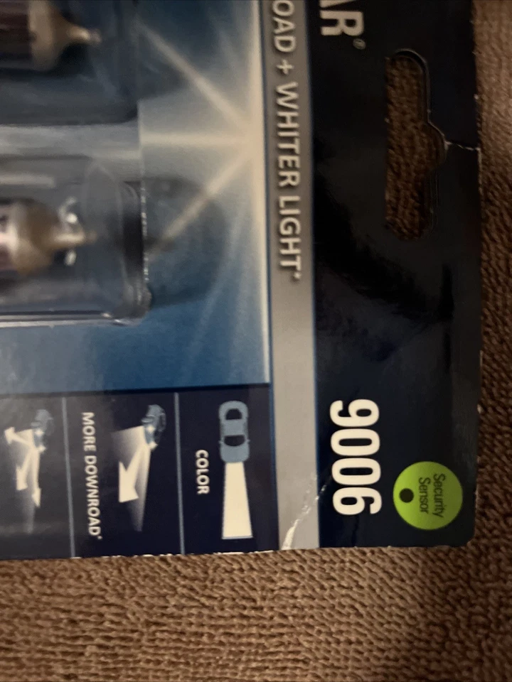 Bombilla halógena de alto rendimiento SYLVANIA 9006 SilverStar, 2 bombillas Foto 3 de 4