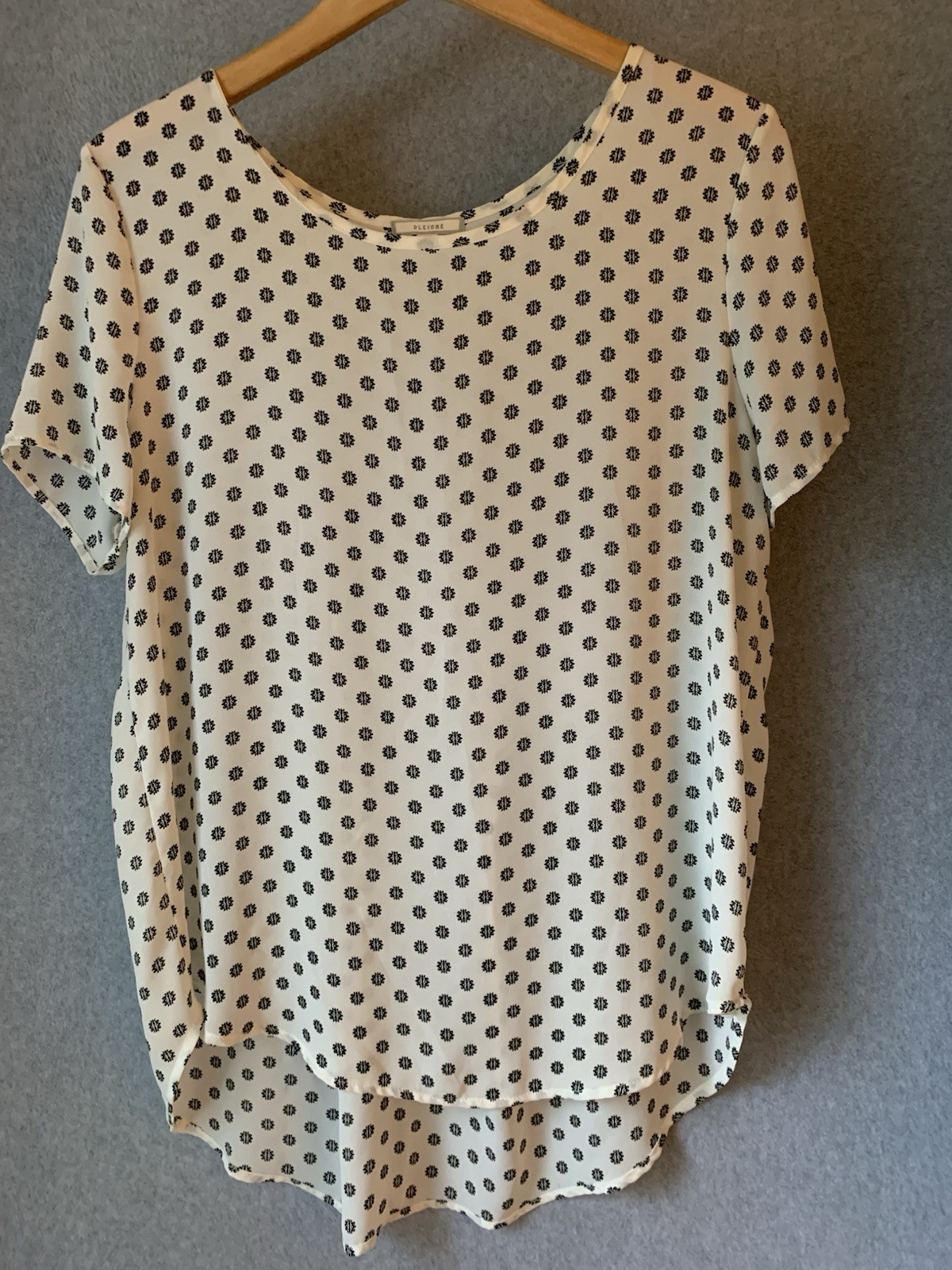 Pleione Womens Blouse Sz L White Black Dot Print Geo Short Sleeve Hi Low Hem USA
