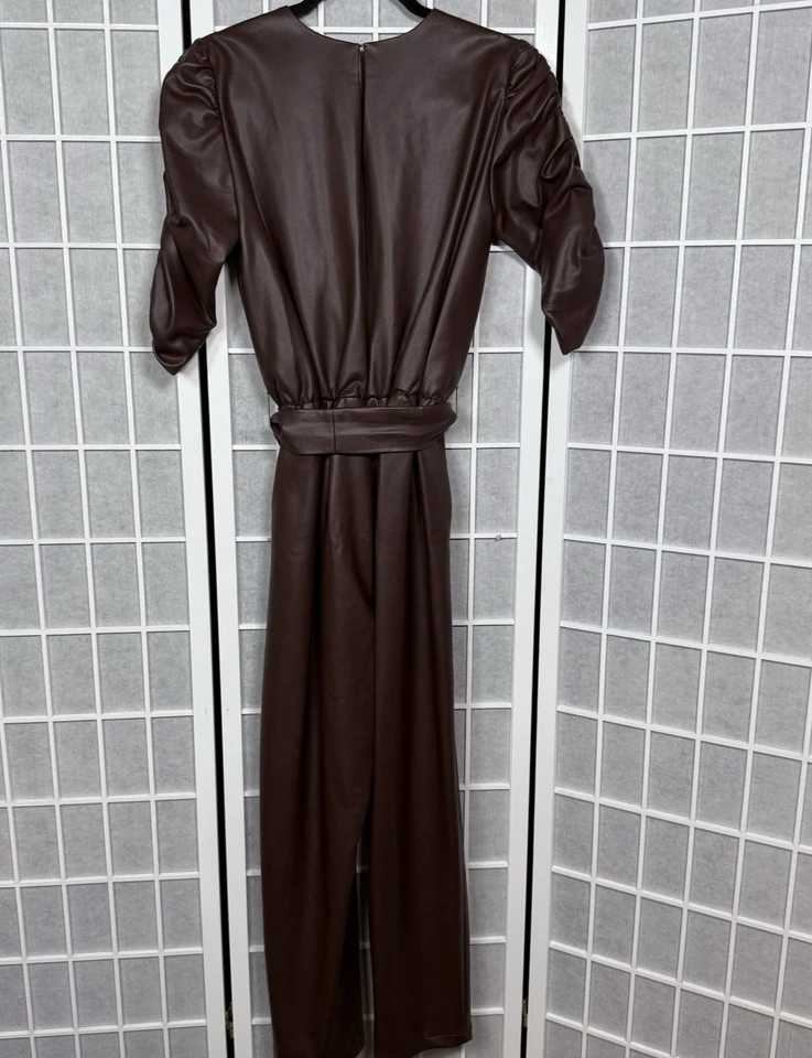 Mono Amanda Uprichard Annika para mujer pequeño marrón imitación cuero lazo cintura Foto 2 de 4