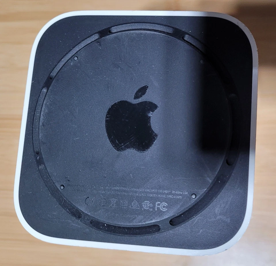 APPLE AIRPORT EXTREME TIME CAPSULE 2TB EXTERNAL HARD DRIVE A1470 + Power cable - Image 4 of 4