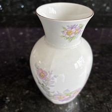Royal Tara Fine Bone China Floral Bud Vase 6” Tall Galway Ireland Excellent