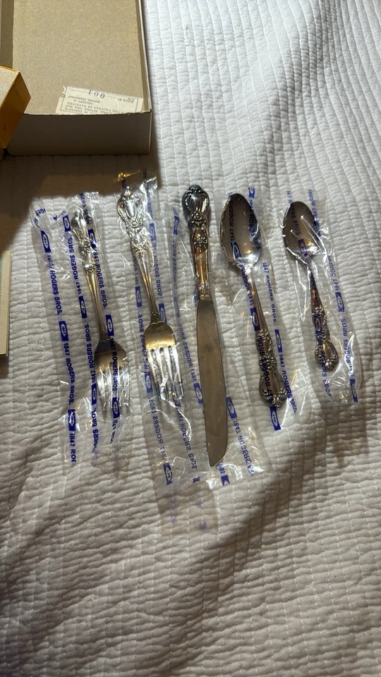 1847 Roger’s Bros 5 Pieces Place Serving = 4 Sets - Image 4 of 4