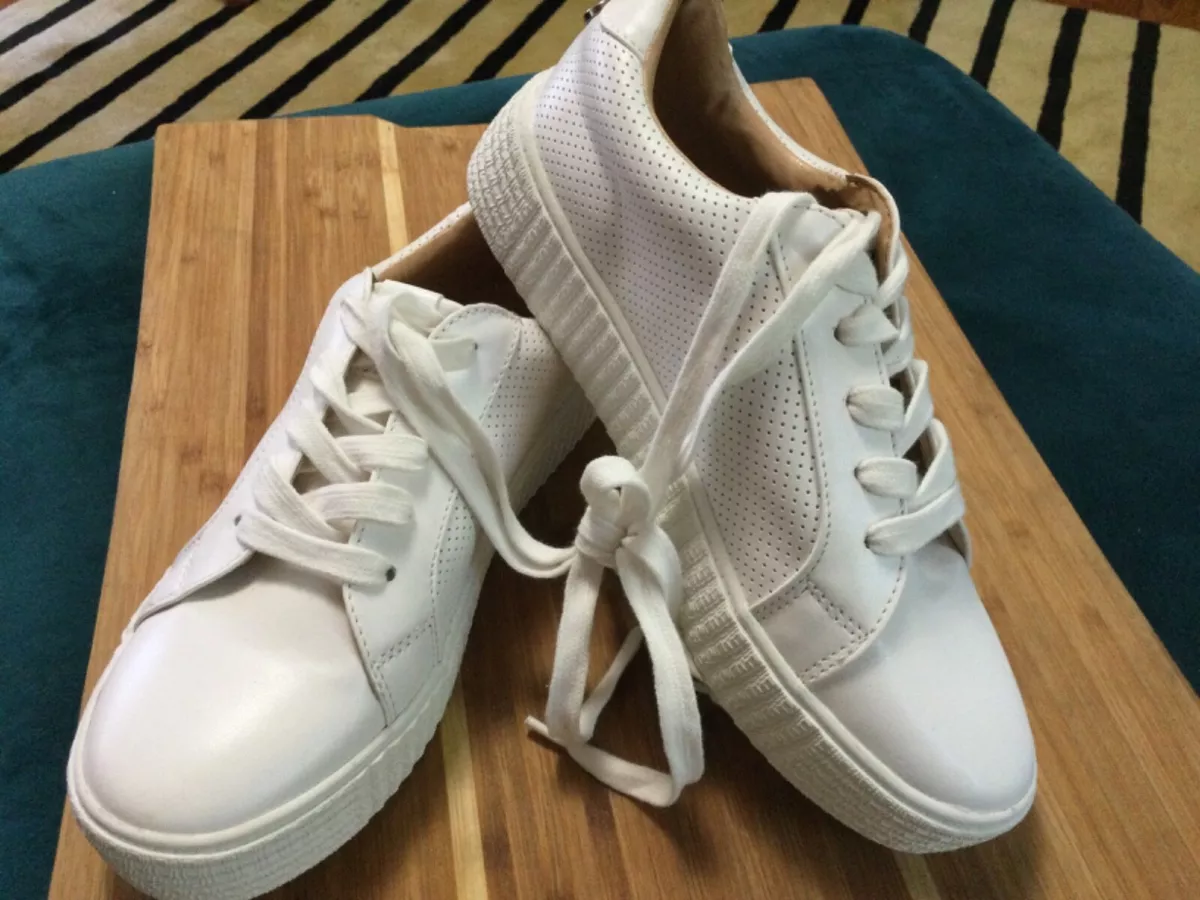 White lace up sneakers womens clearance