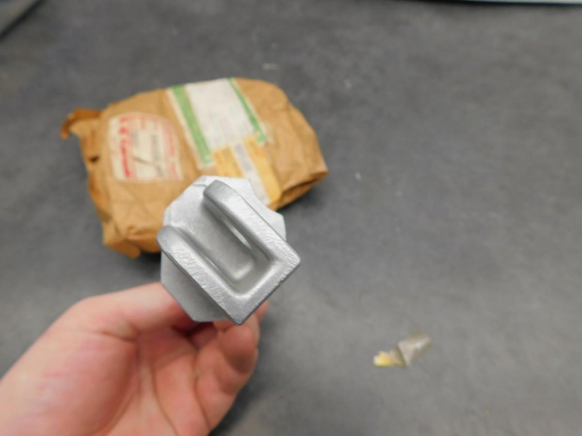 1983-86 Kawasaki ZX 550 750 1100 NEW NOS Foot Rest 34028-1059 1423