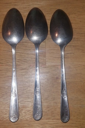 3 YOUTH FIVE O'CLOCK TEASPOONS-FINEST 1940 HOLMES & EDWARDS FLORAL - Picture 5 of 9