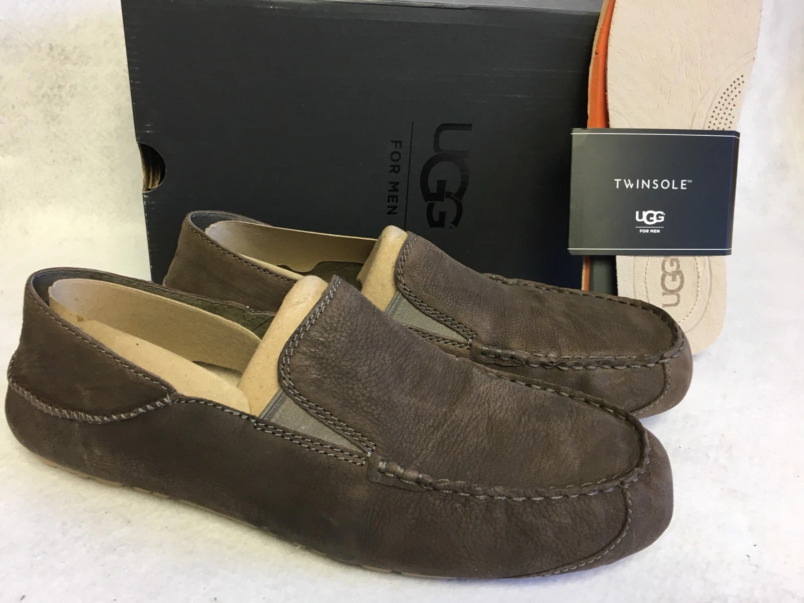 UGG Upshaw Mocassino Slip On MOLE Grigio Grigio Uomo 1015607 Scarpe Oxford