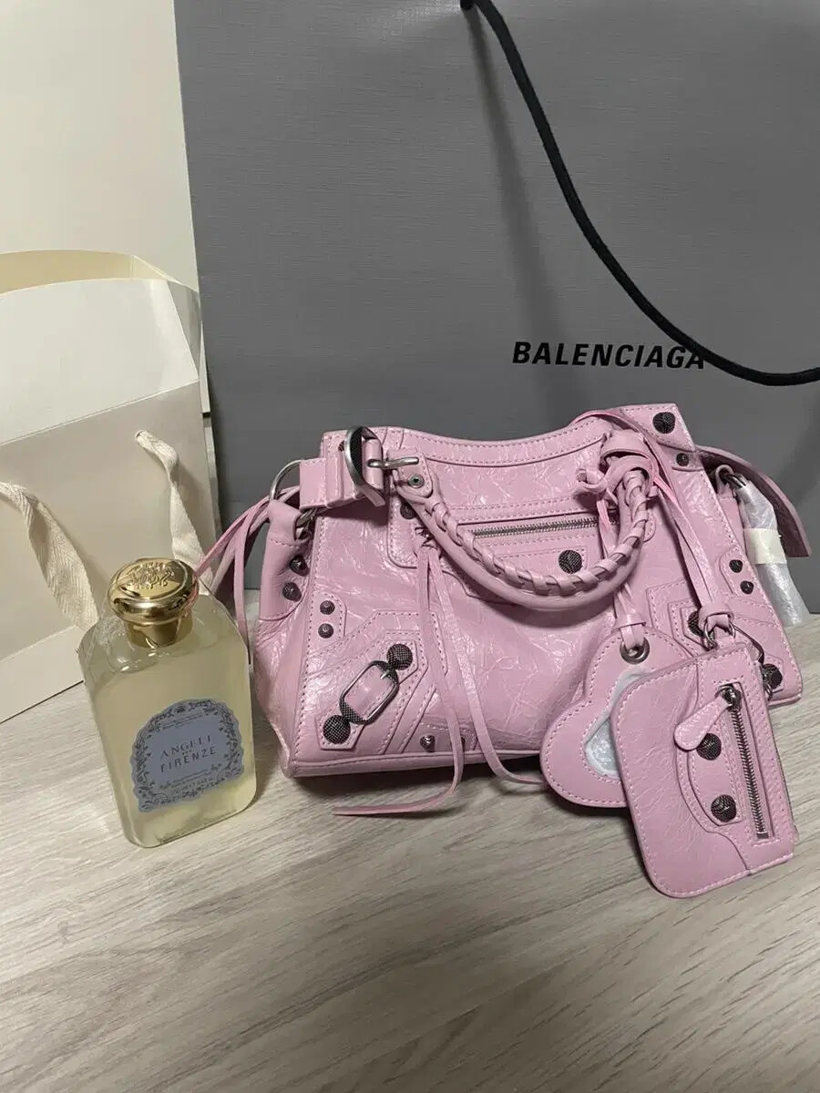 BALENCIAGA neo cagole xs ライトピンク Balenciaga Pink XS 'Neo Cagole' Bag Balenciaga