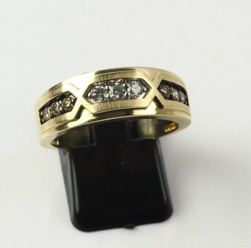 Anillo de diamantes marrones de corte redondo de 2 quilates para hombre enchapado en oro amarillo de 14 quilates Foto 3 de 4