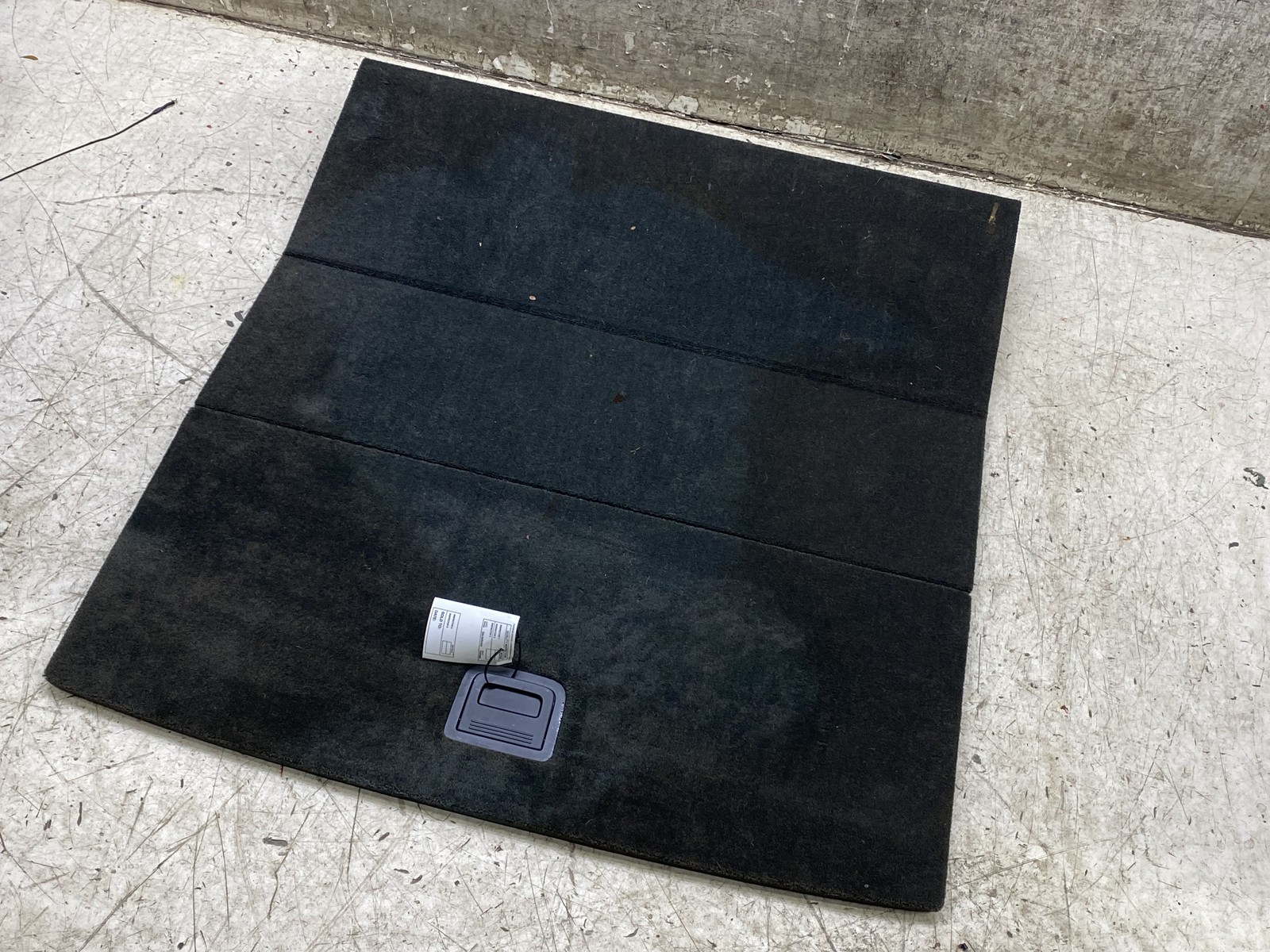 2015-2020 BENTLEY BENTAYGA REAR TRUNK FLOOR CARPET SPARE TIRE COVER 36A863462A