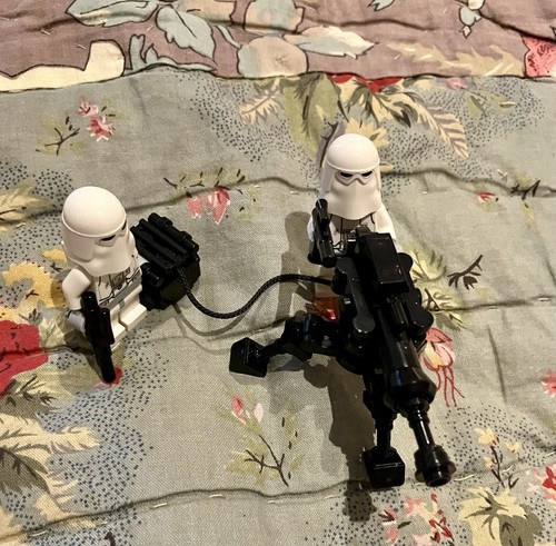 Lego Star Wars Bundle: AT-ST 75322, Speeder Bikes 75353, Custom E-web Cannon - Picture 3 of 6
