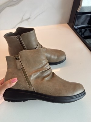Kelley & Evans Womens Taupe Ankle Bootie Round Toe Side Zip US 8.5 M