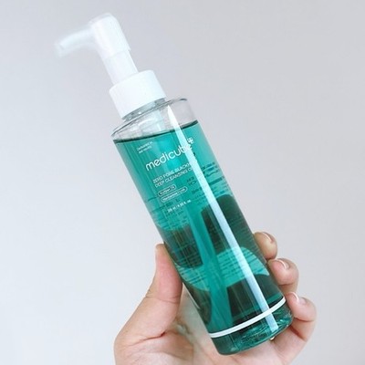 MEDICUBE Zero Pore Blackhead Deep Cleansing Oil 205ml Makeup Reiniger Kosmetik