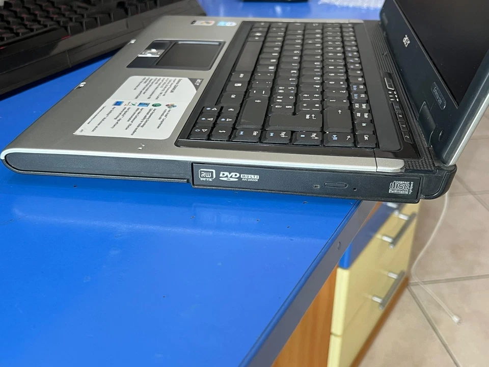 Portatile Acer Extensa 5204WLMi – Vintage Perfettamente Funzionante - Immagine 4 di 4