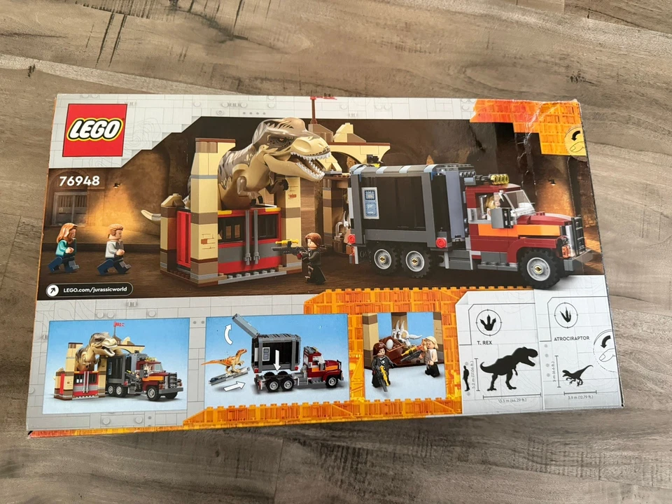 LEGO Jurassic World: T. rex & Atrociraptor Dinosaur Breakout (76948) Caja dañada Foto 2 de 2