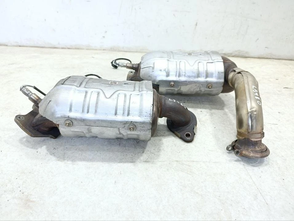 Catalytic Converter Chrysler Pacifica 2021 68235532AD - Image 4 of 4