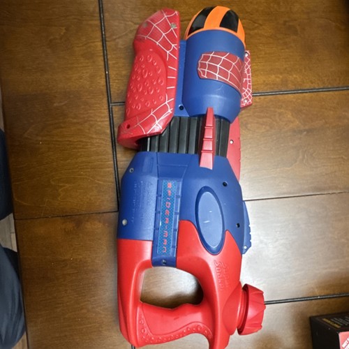 Super Soaker Spider-Man Water Squirting Toy Red Blue Ages 8-16