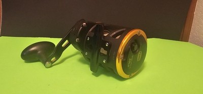 Penn Squall 30LD Lever Drag Conventional Fishing Reel Whit Out Box Used